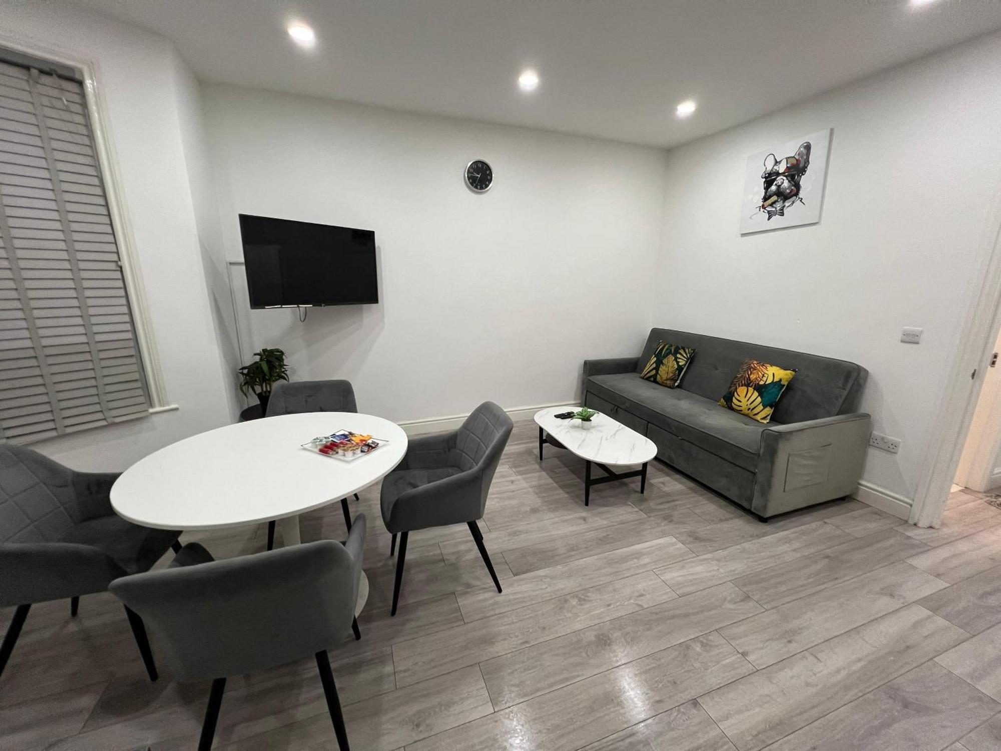 F4 Luxury Stays One Bed Apartment With Parking Ilford Eksteriør bilde